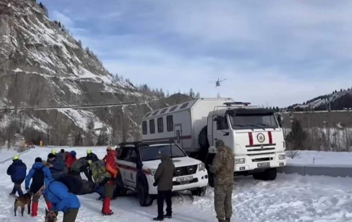 В горах Алматы нашли тело одного из трёх пропавших туристов