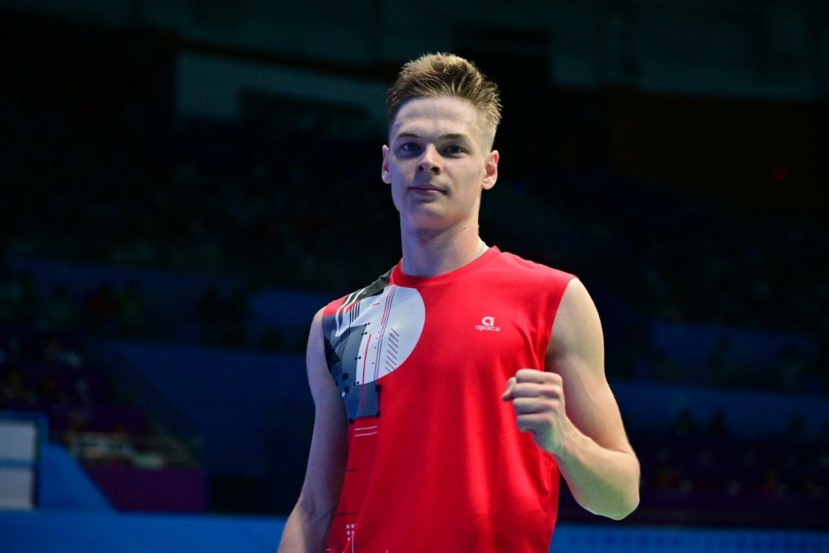 Казахстанец Дмитрий Панарин завоевал «золото» международного турнира по бадминтону в Бангладеше