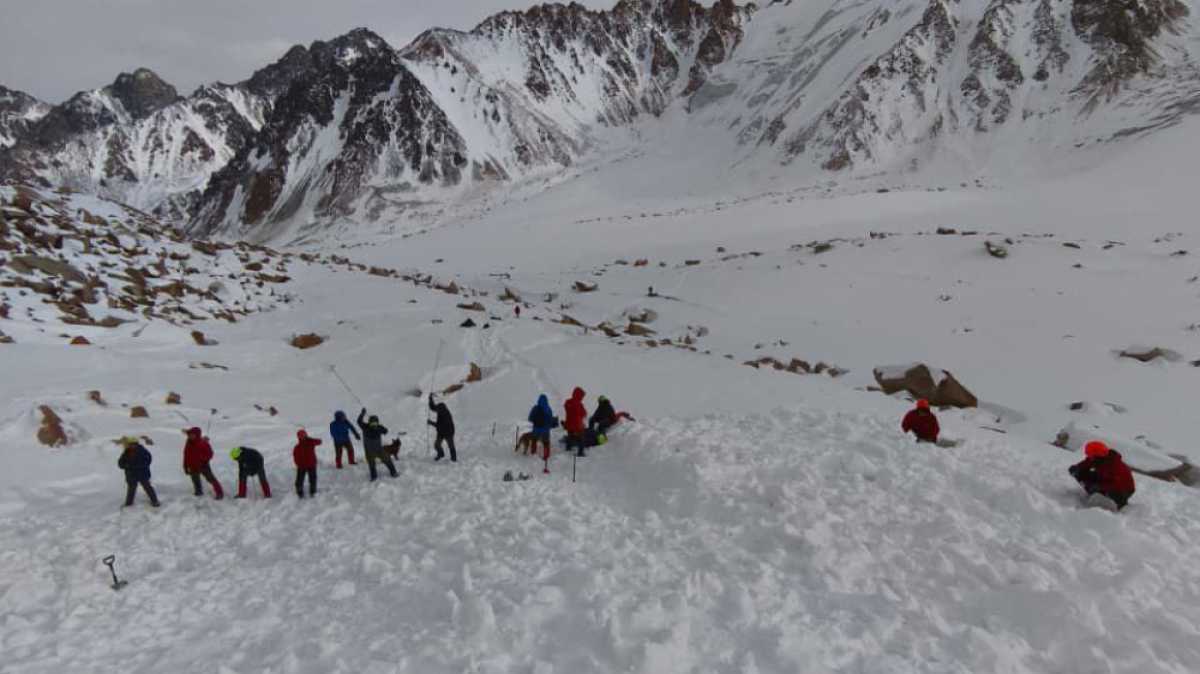 В горах Алматы нашли тела еще двух пропавших туристов