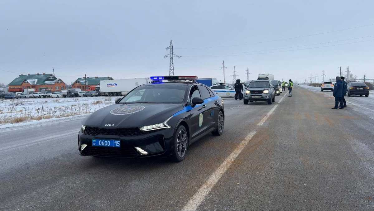 Непогода в СКО: полицейские сопроводили более 500 автомобилей