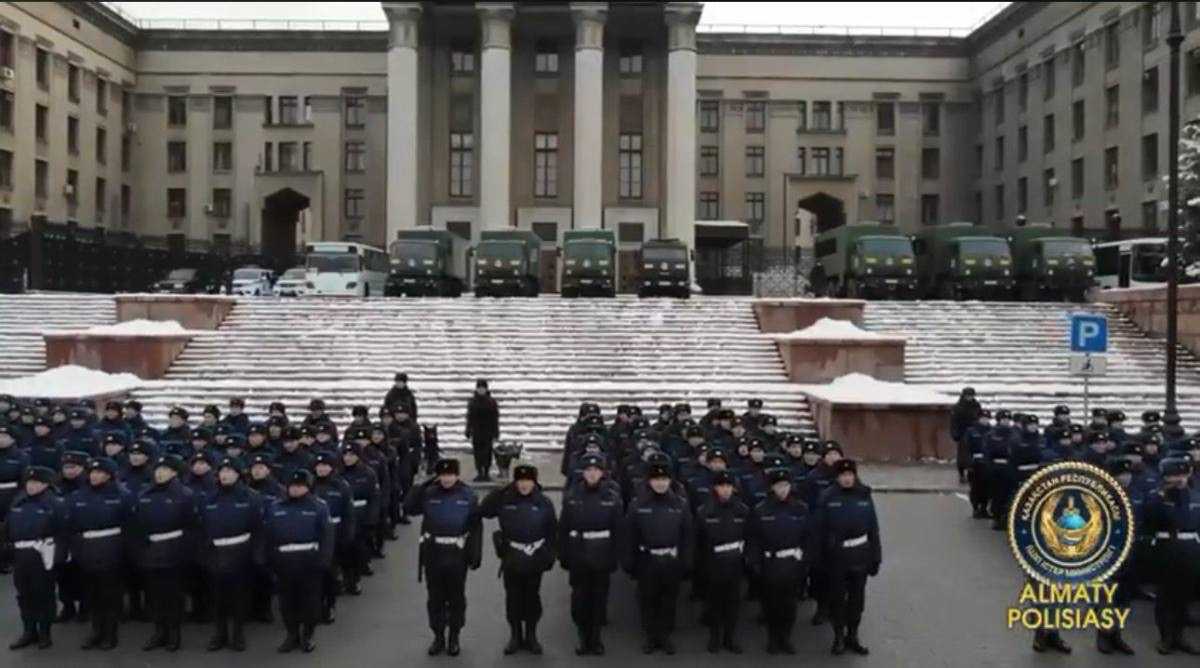 Полиция Алматы перешла на усиленный режим работы в праздничные дни