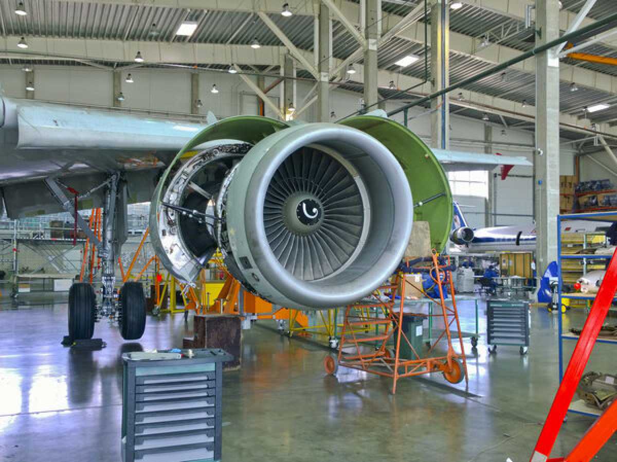 Экс-директора авиаремонтного завода подозревают в хищении 110 млн тг в Актюбинской области