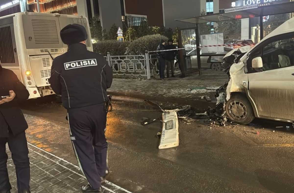 Смертельное ДТП с участием микроавтобуса произошло в Астане