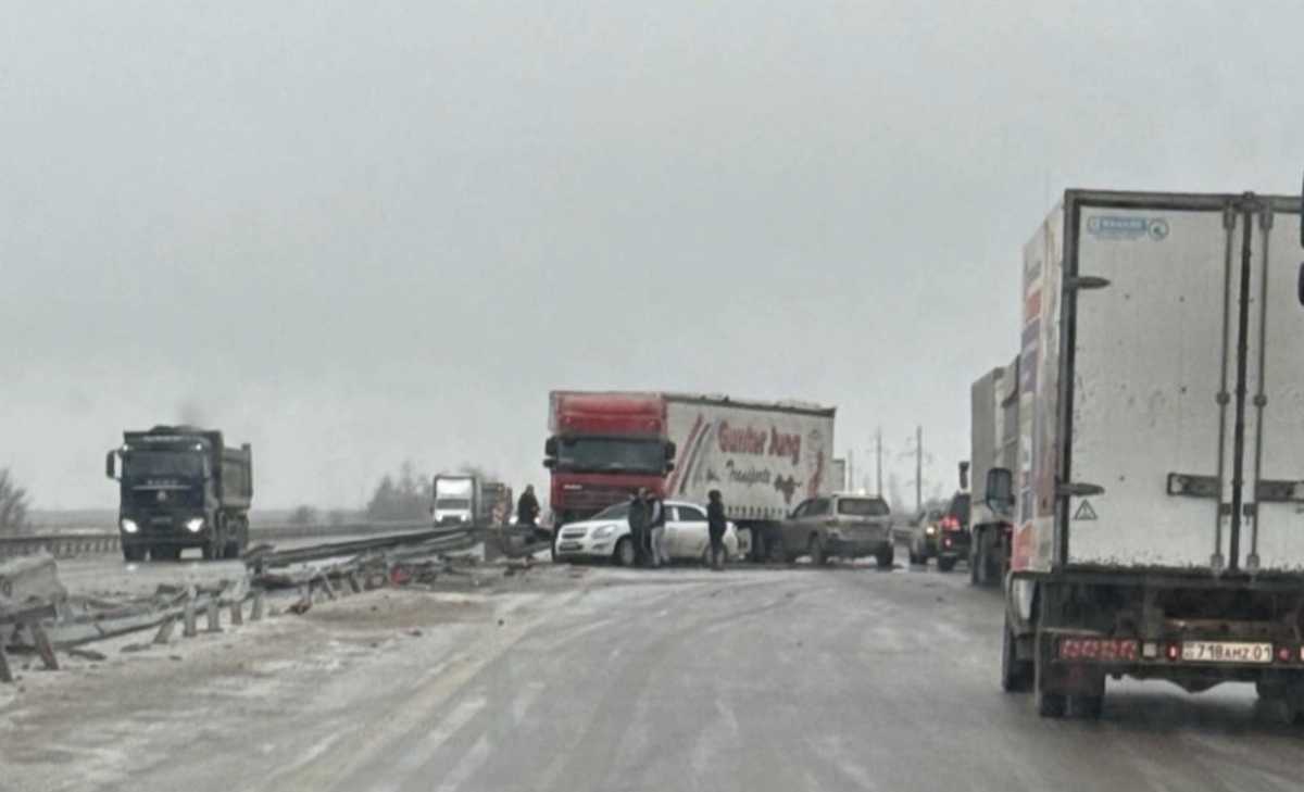 Массовое ДТП произошло на трассе в Акмолинской области: есть пострадавшие