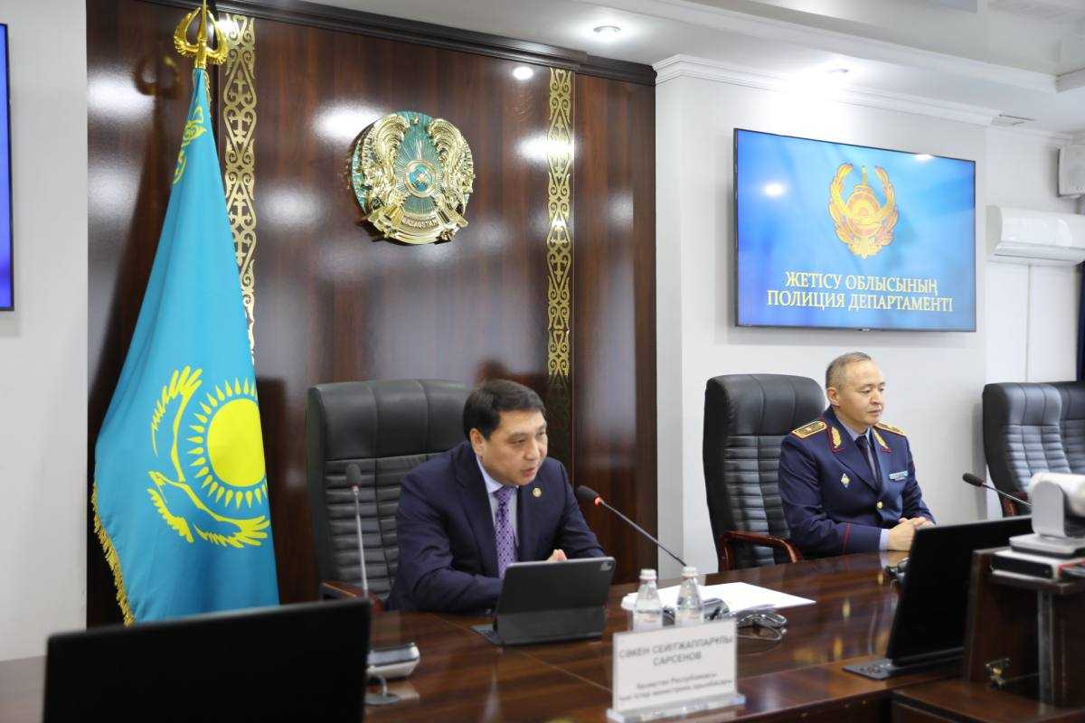 Заместитель министра внутренних дел РК Сакен Сарсенов посетил ДП области Жетысу