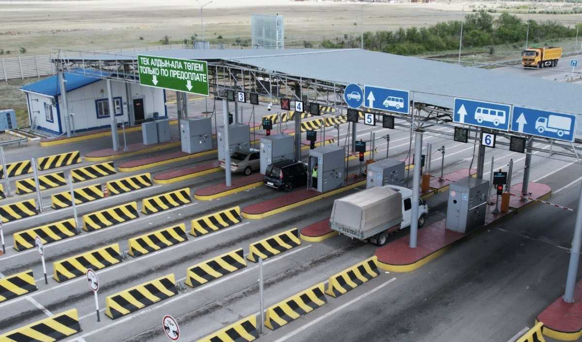 350 км платных дорог временно сделают бесплатными в Казахстане