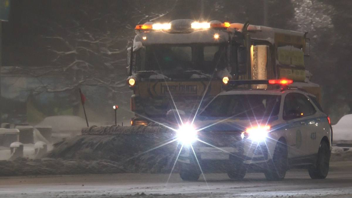 Почти 60 ДТП: полицейские Алматы обратились к водителям