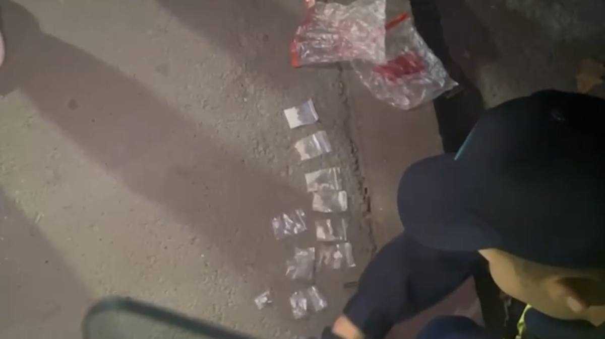 Наркосеть ликвидировали в Алматы: задержаны фасовщик, курьер и работник склада