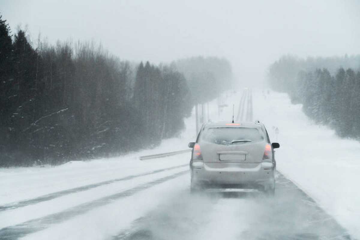 16 участков автодорог закрыли в Казахстане из-за непогоды