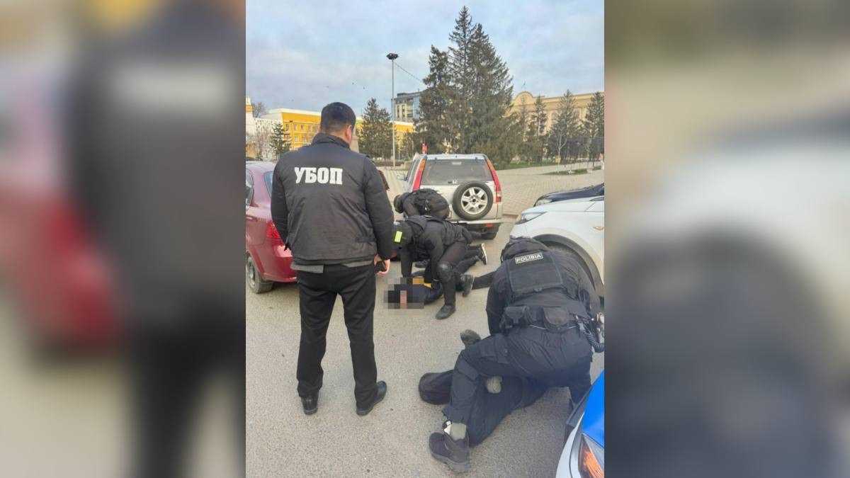 Угрожал расправой: подозреваемого в вымогательстве 4 млн тг задержали в Уральске