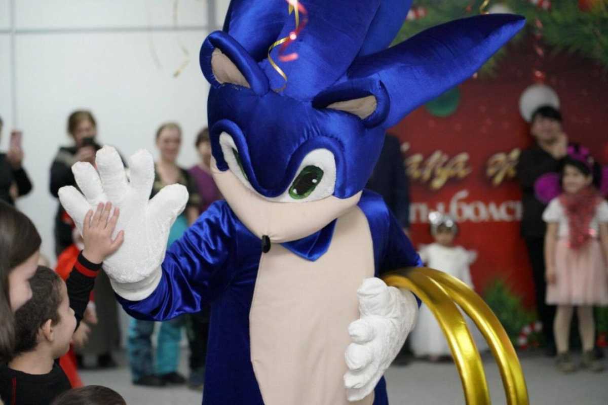 Новогодний праздник для детей провели в столичном центре «Жанұя»