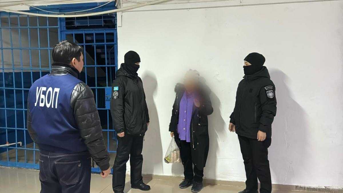 Угрожала публикацией в соцсетях: подозреваемую в вымогательстве задержали в Кызылординской области