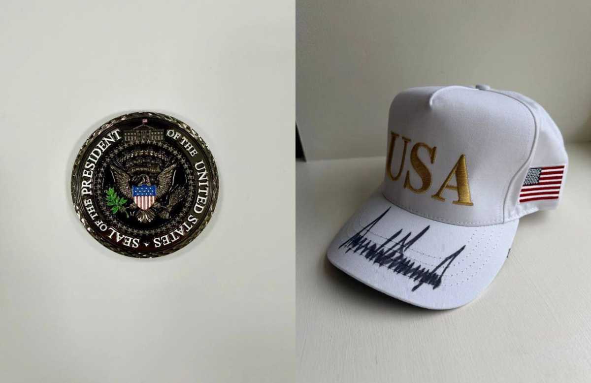 Трамп направил подарки Токаеву