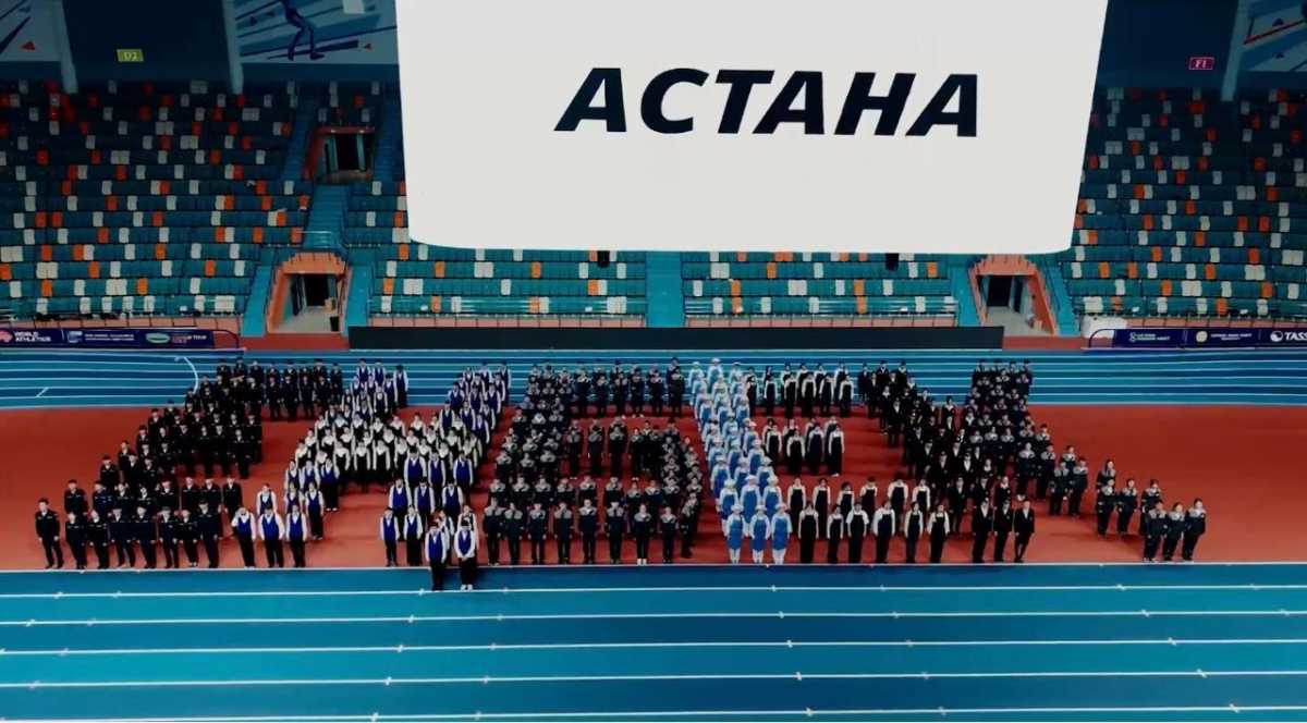 Более 2 тысяч студентов колледжей Астаны приняли участие во флешмобе в честь завершения Года рабочих профессий