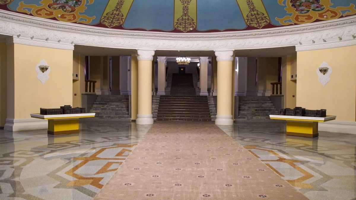 В Алматы установили тактильные модели пяти городских достопримечательностей