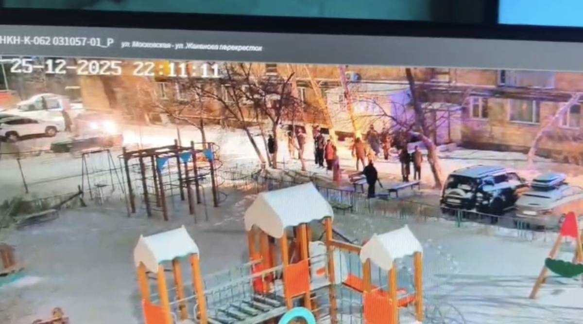 Героический поступок полицейского в Карагандинской области: из огня спасены ребёнок и парализованная бабушка