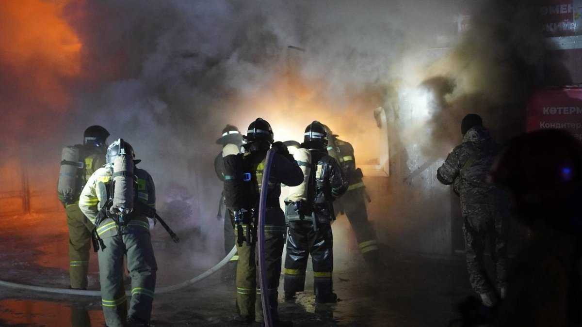 Выгорело 800 