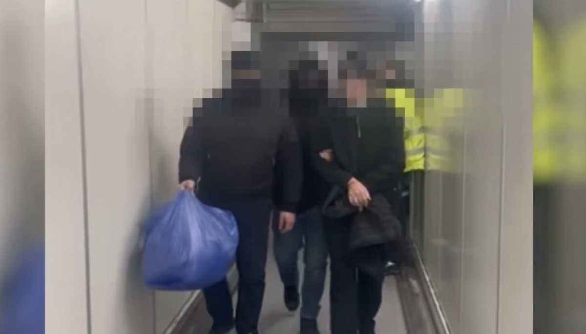 Гражданина России, подозреваемого в совершении тяжких преступлений, экстрадировали в Казахстан