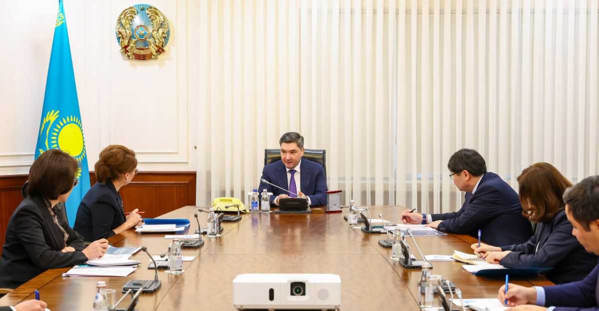 Бектенов поручил пересмотреть механизмы финансирования частных образовательных и медицинских учреждений