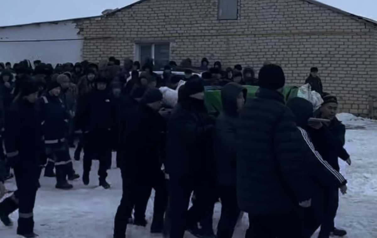 Исчезновение семьи: погибших супругов похоронили в Атырауской области