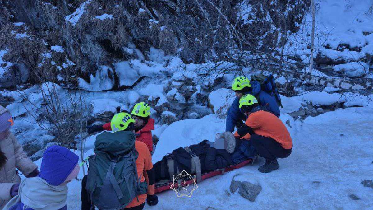 Туристка из Катара получила травму в горах Алматы