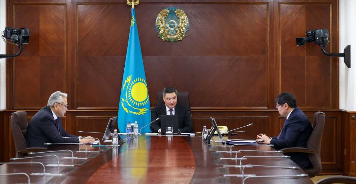 Множество нарушений в финансировании медорганизаций выявили в Казахстане: Бектенов поручил передать ФСМС в Минфин