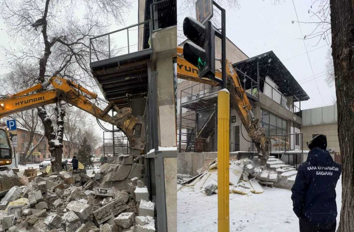 Очередную незаконную пристройку снесли в Алматы