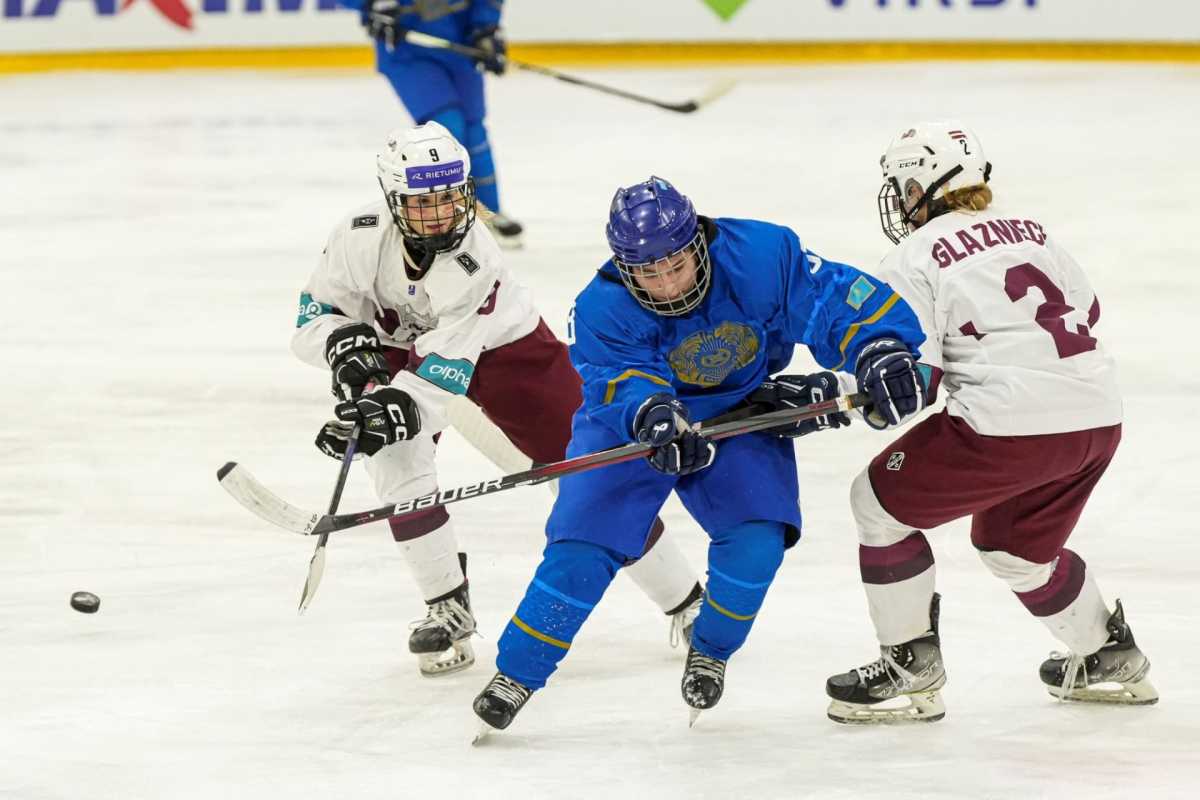 Казахстан одержал вторую победу на юниорском чемпионате мира по хоккею