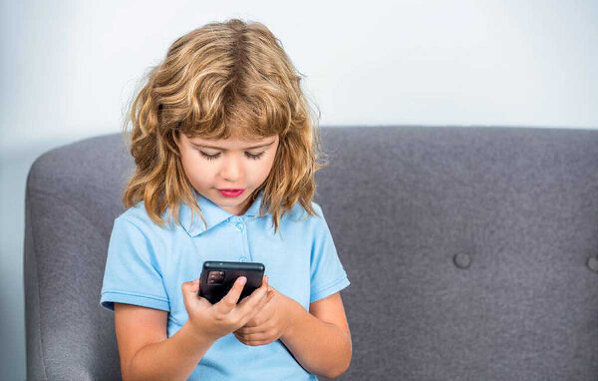 Запрет соцсетей для детей младше 16 лет: законопроект вынесли на обсуждение в Казахстане