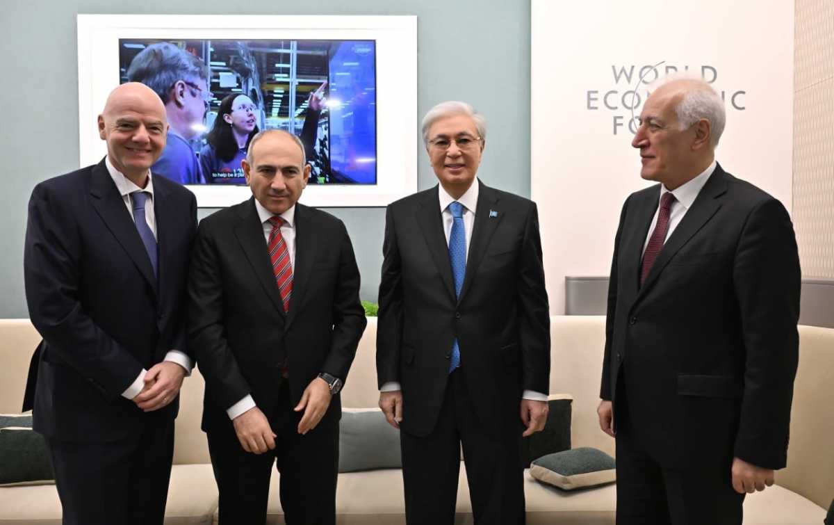 Глава ФИФА и президент Индонезии: Токаев провёл ряд встреч в Давосе