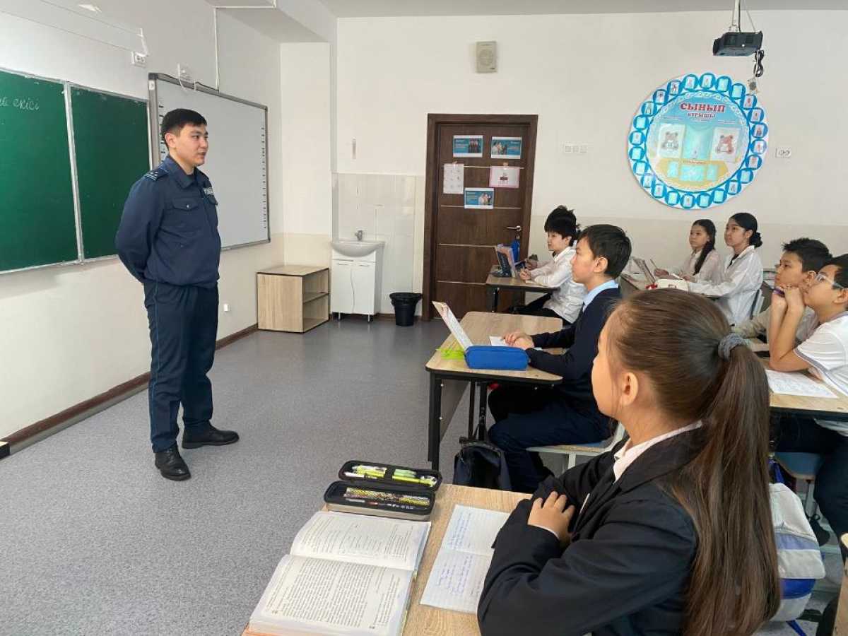 Антикоррупционную лекцию организовали для учащихся в столичной школе