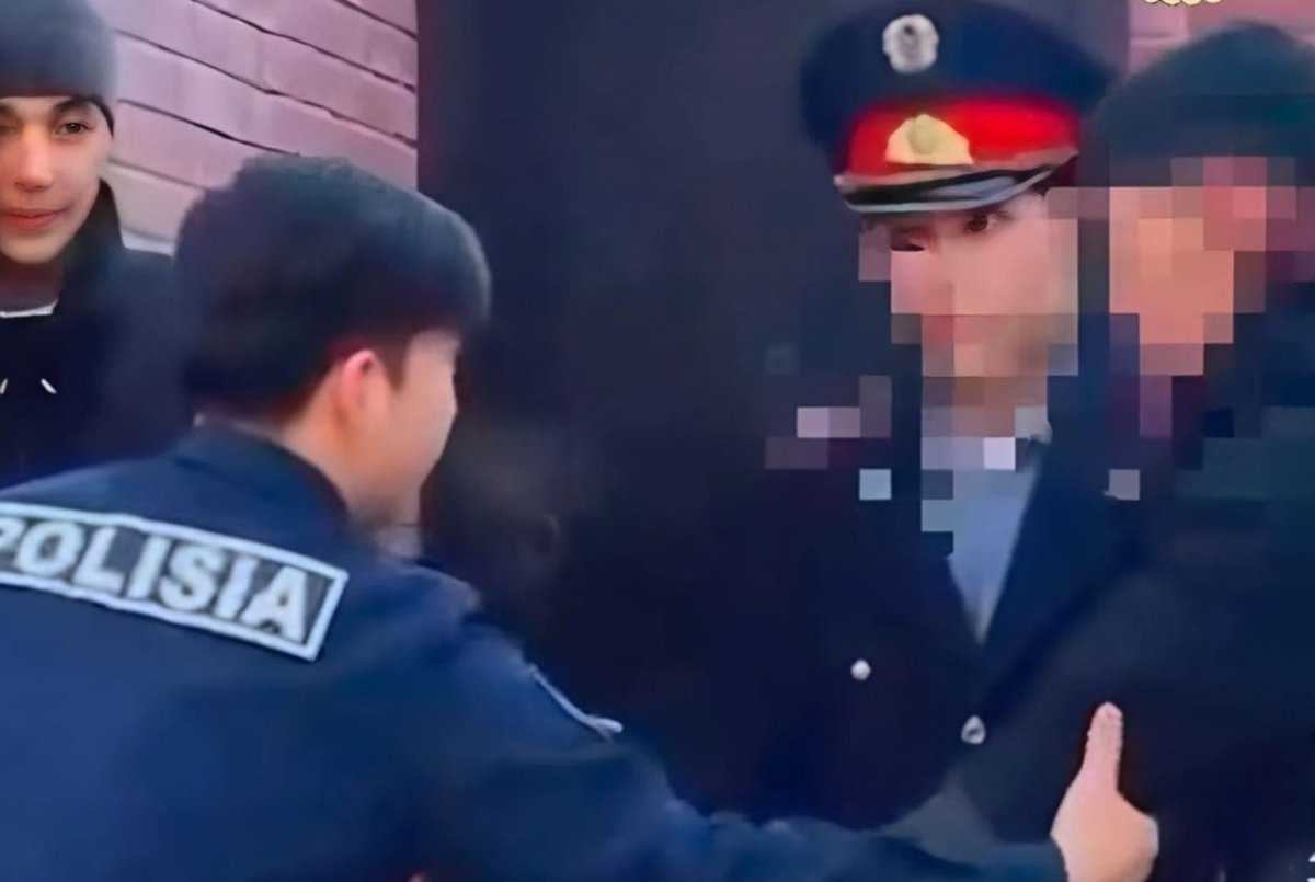 Полицейский маскарад: в Актау задержали блогеров-пранкеров