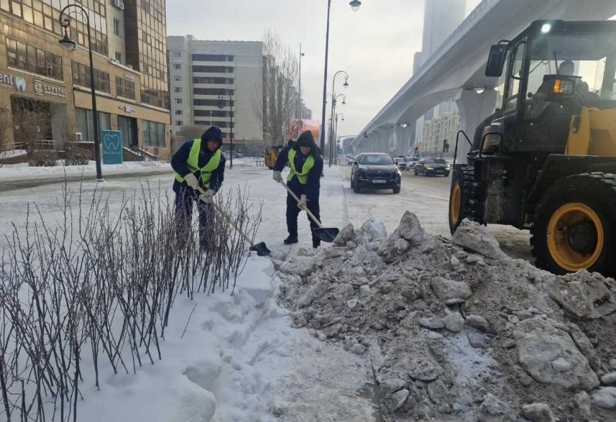 Около 3,3 млн кубометров снега вывезли из Астаны с начала зимнего периода
