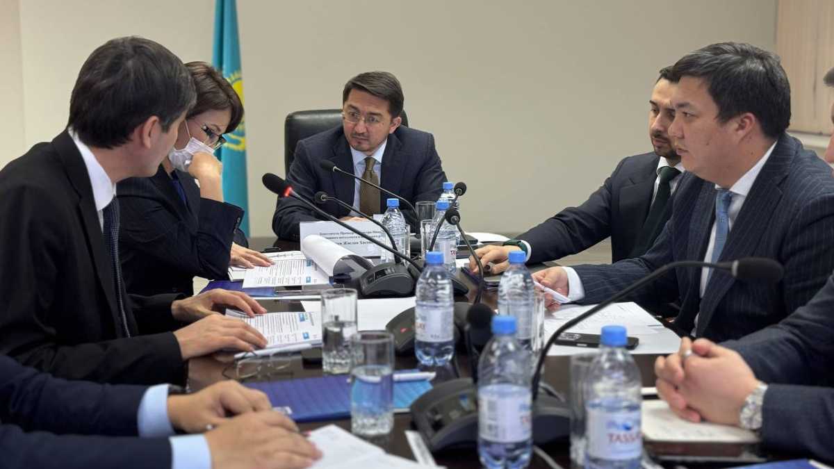 ИИ, FaceID и eGov: в Правительстве обсудили цифровую трансформацию системы здравоохранения Казахстана