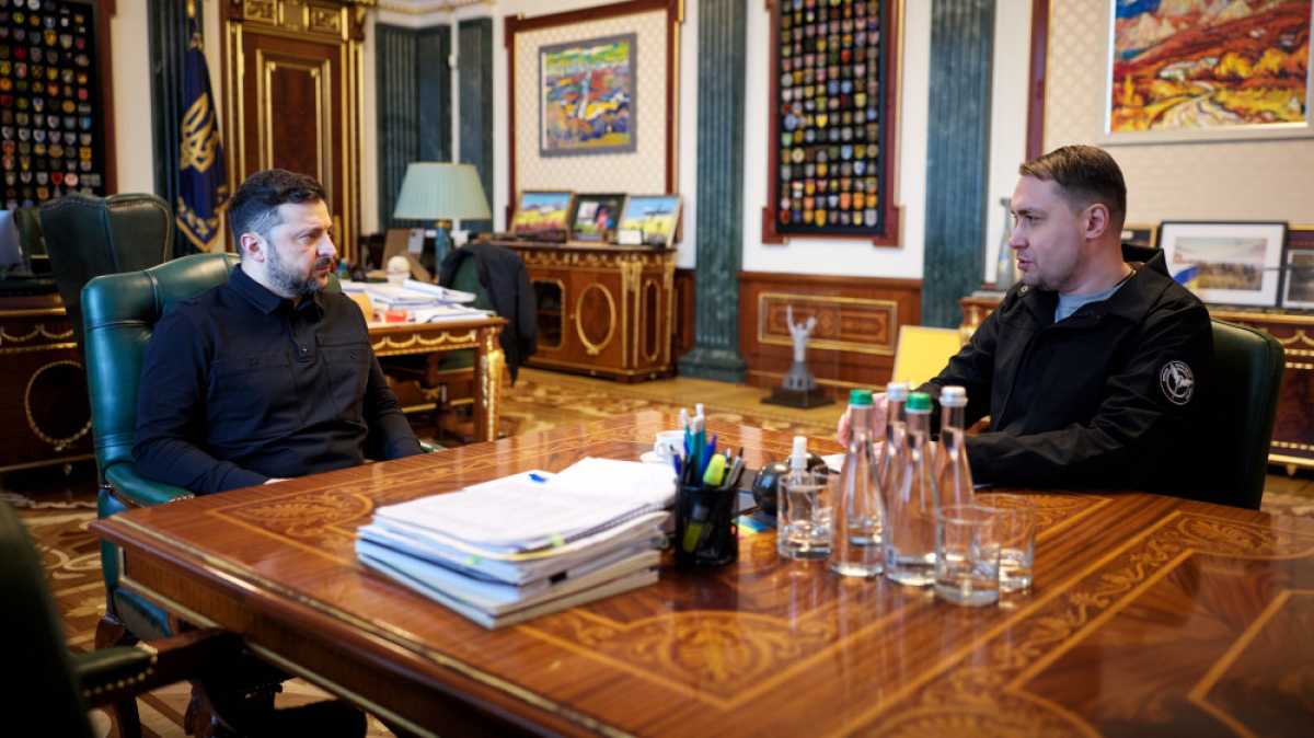 Зеленский призвал значительно ускорить санкционное давление на Россию