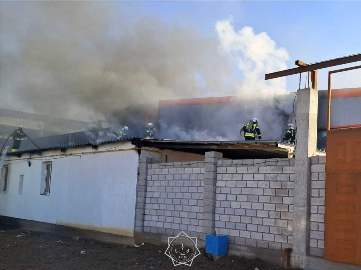 Пожар на складе потушили в Шымкенте – фото