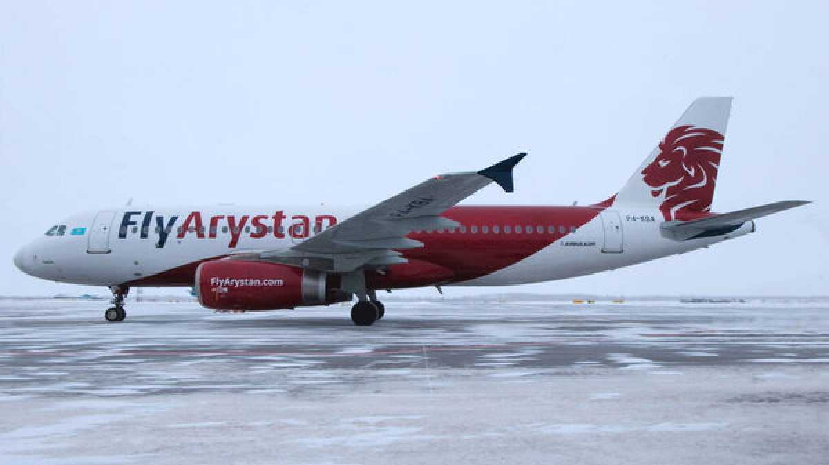 Самолёт выкатился за пределы рулёжной дорожки в аэропорту Атырау