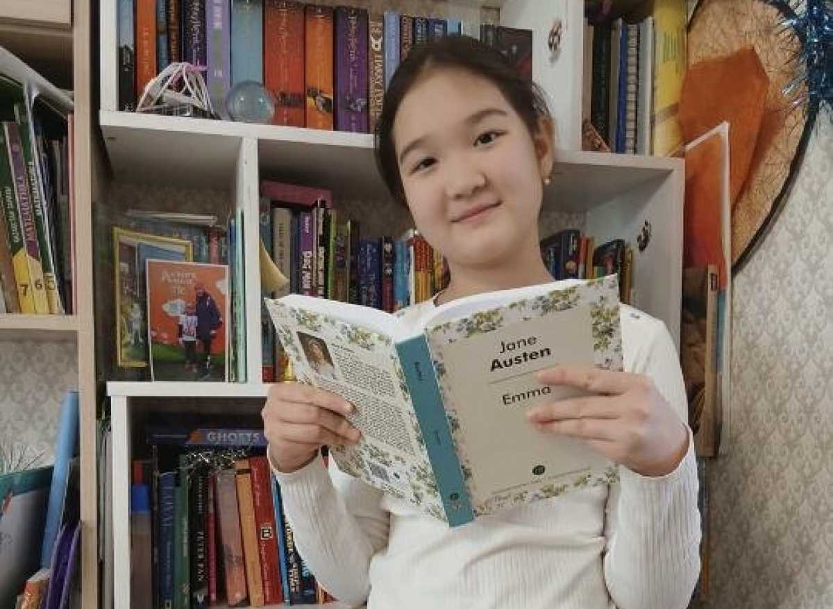 11-летняя школьница из Астаны прочитала более 850 книг на четырёх языках