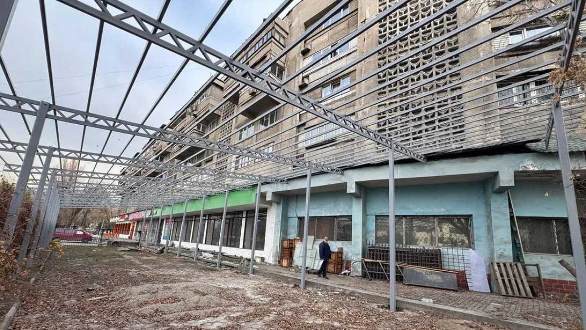 Очередное незаконное сооружение снесли в Алматы