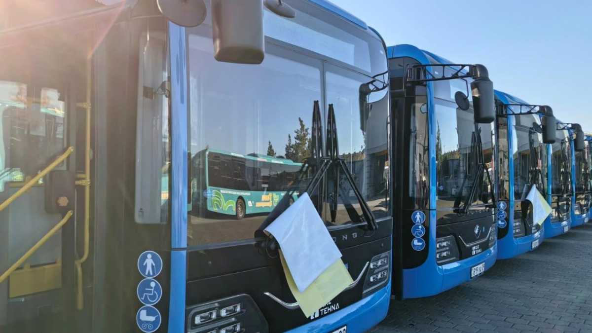 20 новых автобусов вышли на пригородные маршруты в Караганде