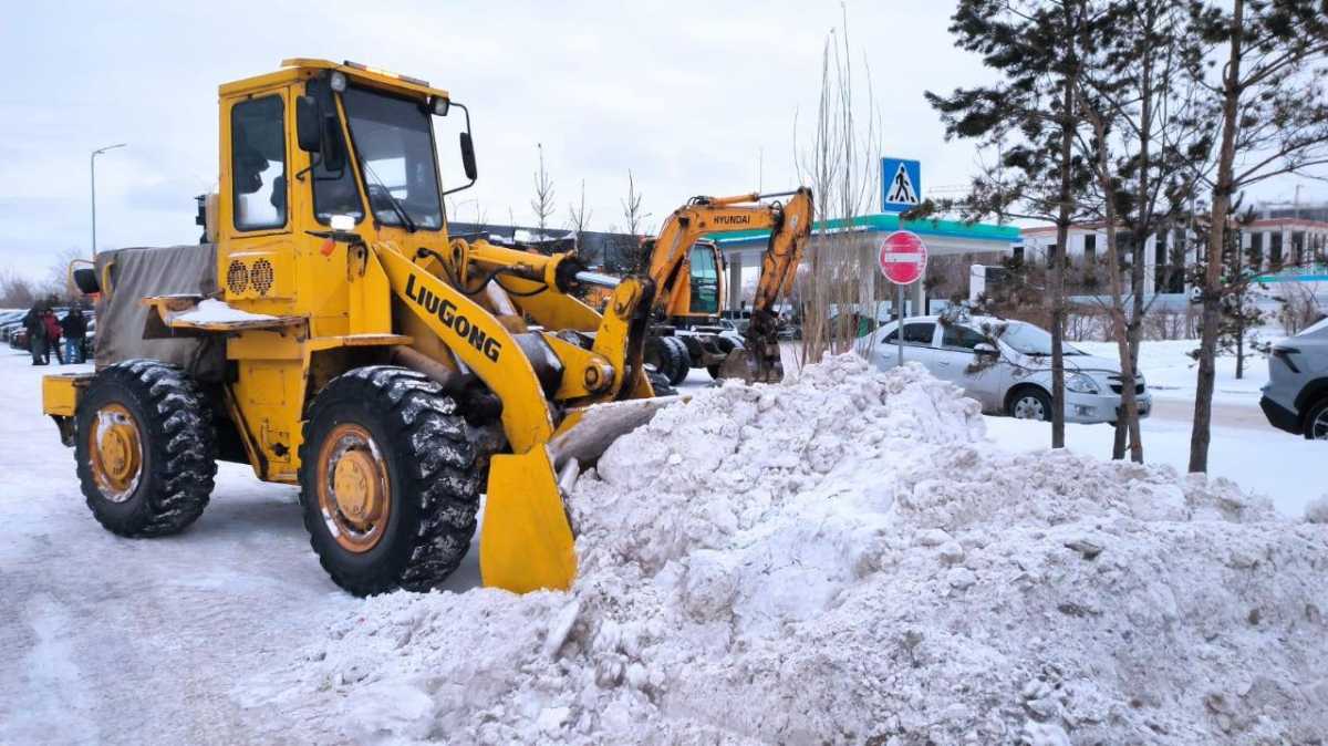 Около 24 тысяч кубометров снега вывезли из Астаны за ночь