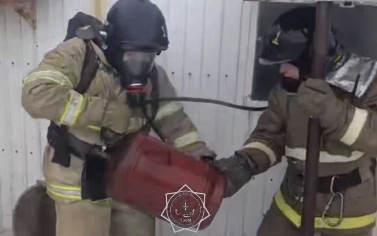 Спасатели предотвратили взрыв газового баллона при пожаре в Актобе