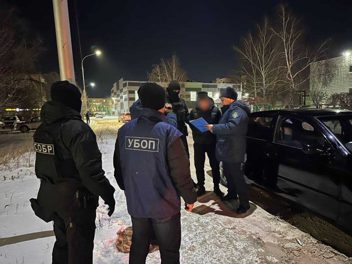 Использовали фото девушек и звали на свидания: подозреваемых в вымогательстве задержали в Кокшетау