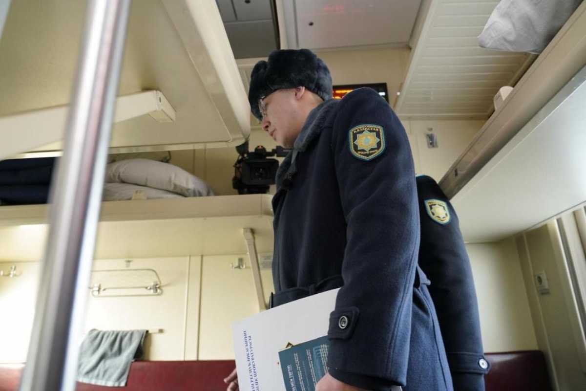 «Закон и порядок»: в Астане прошла акция «Приёмная на колесах»