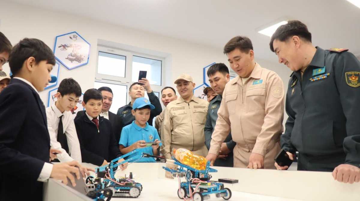 Министерство обороны проводит в южных регионах акцию «Біртұтас ел – біртұтас жер» для допризывной молодежи