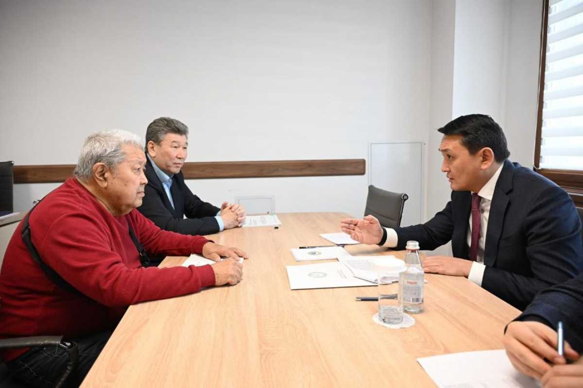 Заместитель акима Алматы Абдрахим Нурлан провел личный прием граждан