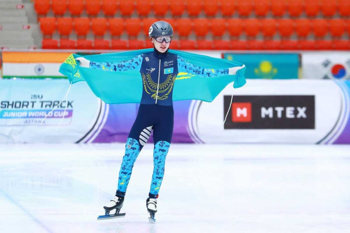 Казахстанец Богдан Вехов стал бронзовым призёром юниорского чемпионата мира по шорт-треку