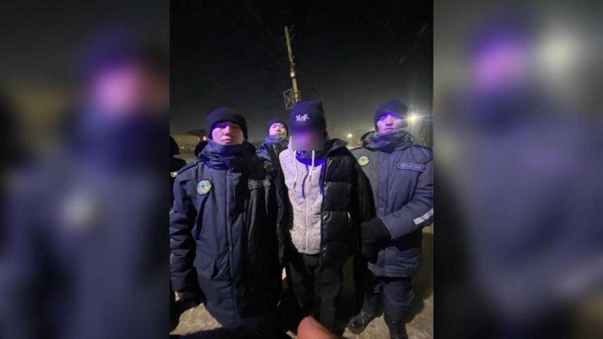 Забрали свёрток и побежали: гвардейцы пресекли наркопреступление в Астане