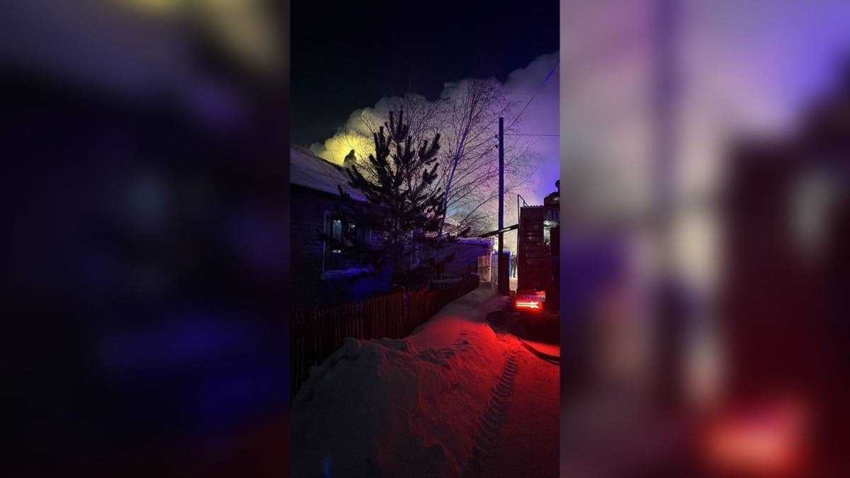 88-летнюю пенсионерку спасли из горящего дома в Павлодарской области