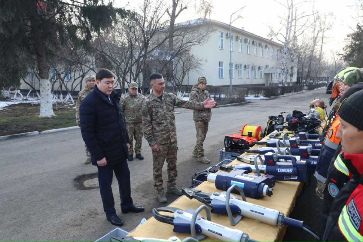 Замакима Алматы проверил готовность пожарно-спасательных подразделений города